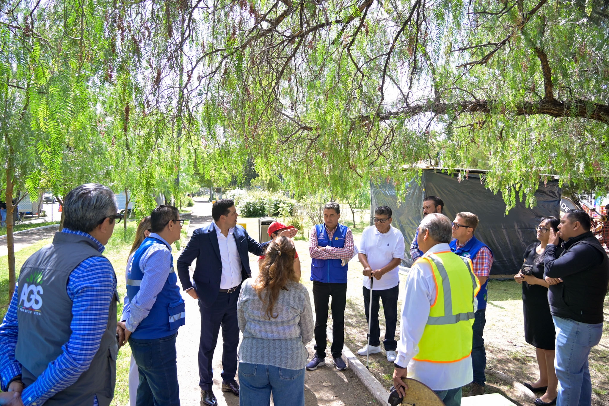 Inspecciona Leo Montañez rehabilitación del Parque de Parras