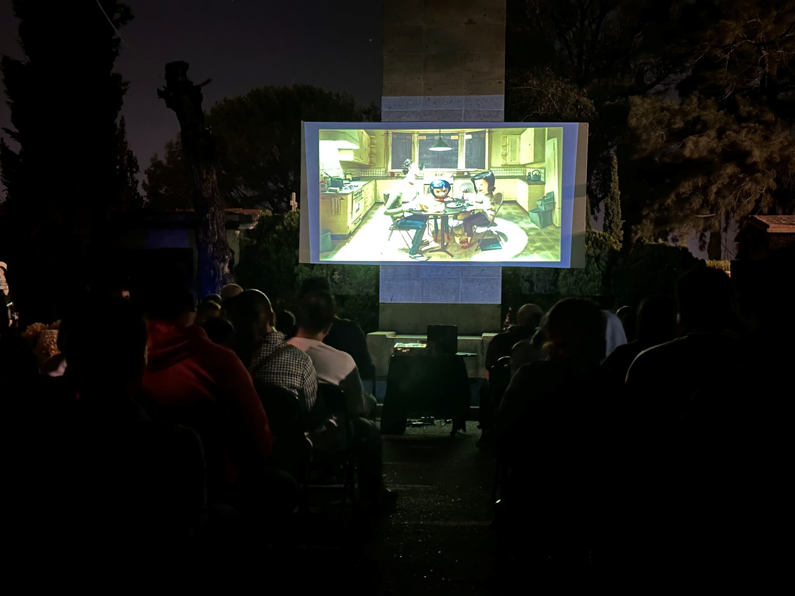 Municipio invita a la semana de películas de suspenso en el Panteón de la Cruz