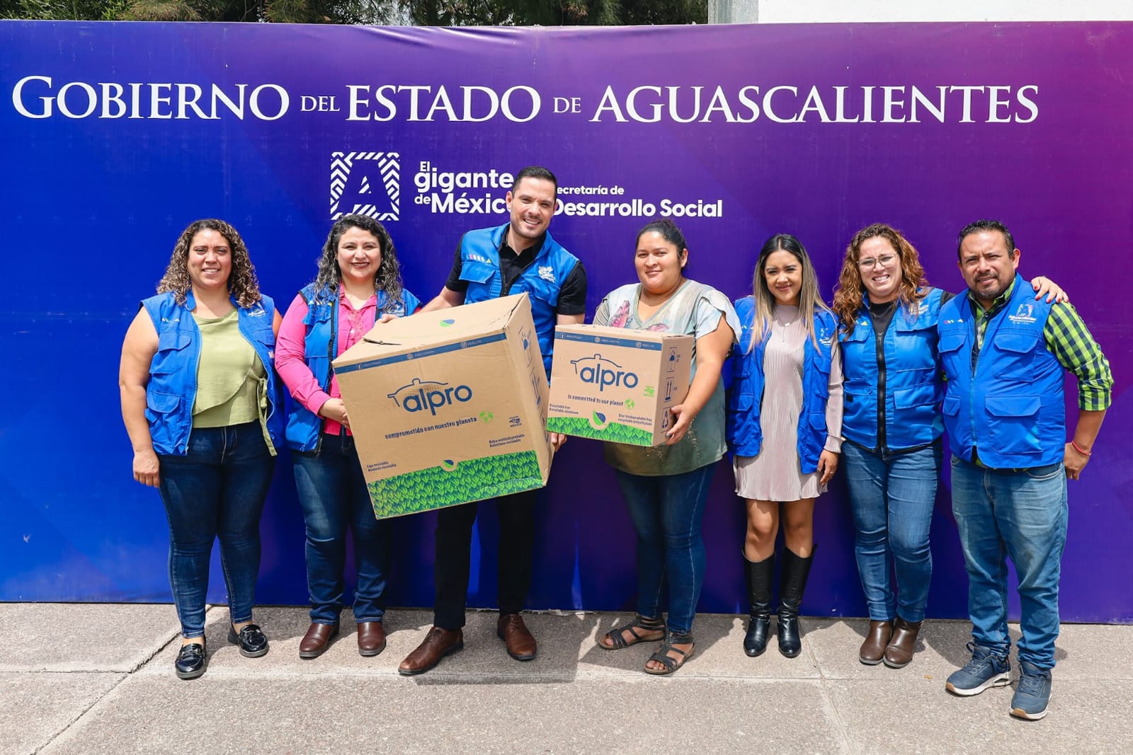 Entregan apoyos para el autoempleo en Calvillo