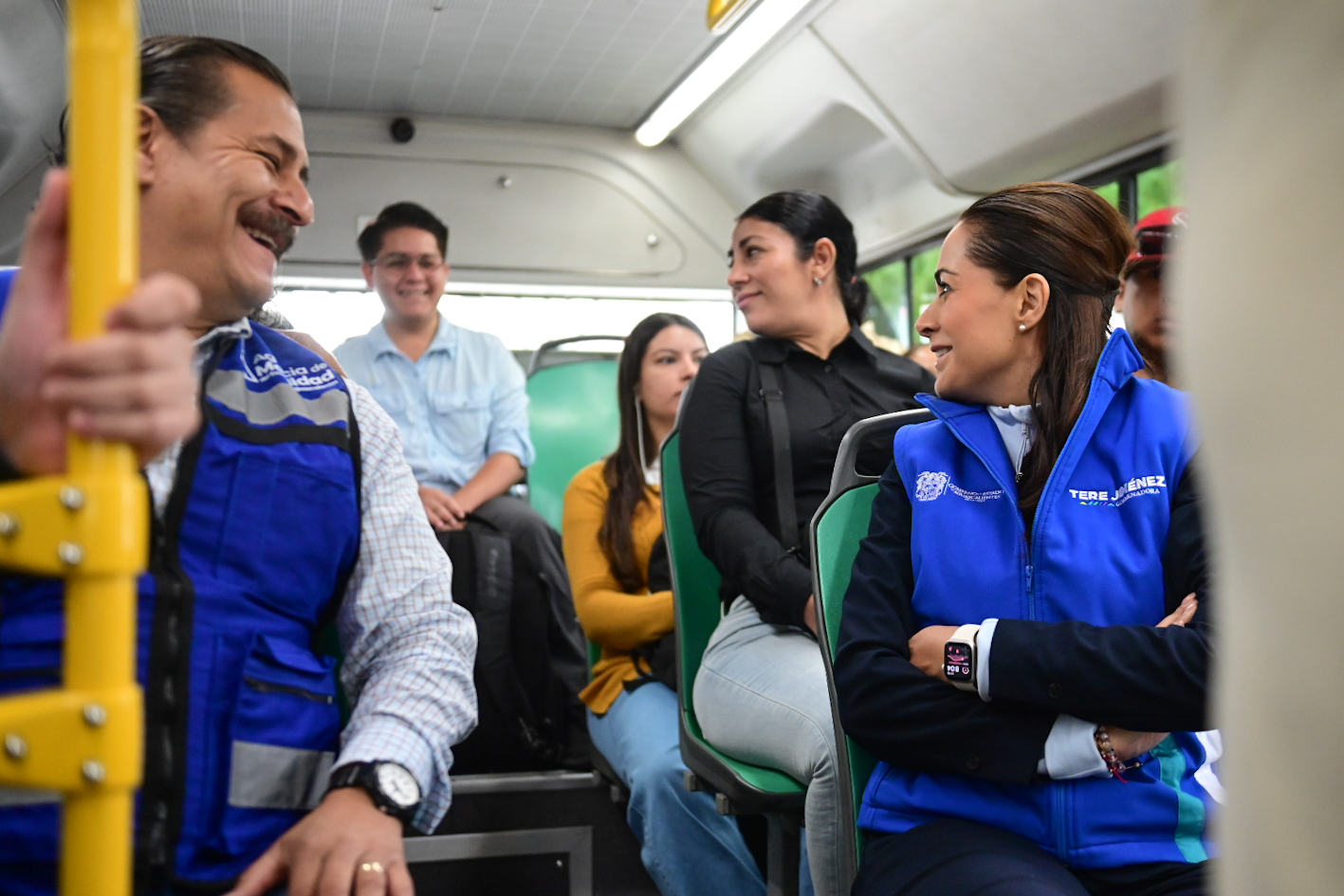 Tere Jiménez supervisa rutas, escucha a usuarios y reitera su compromiso con la modernización del transporte público