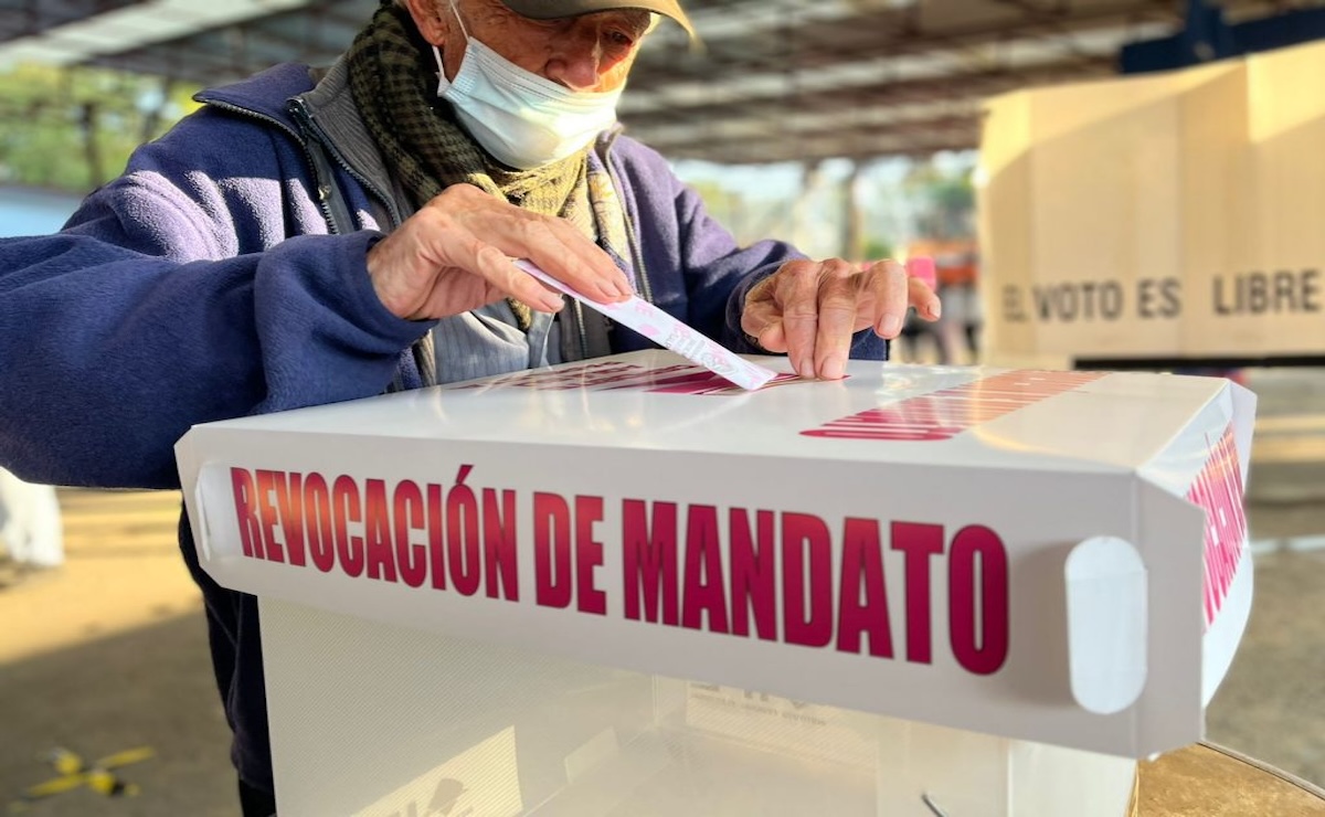 INE deja atrás el lila y cambia nuevamente su imagen institucional