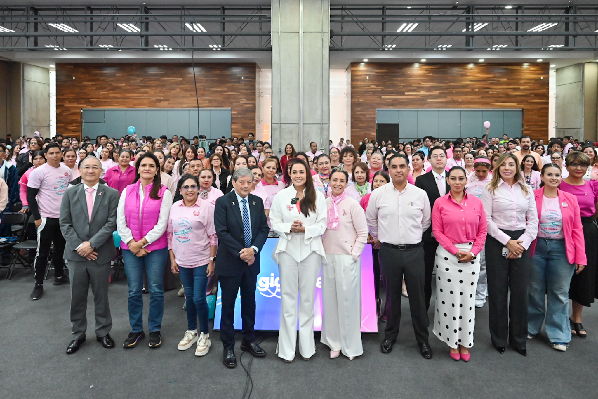 “No están solas”: Tere Jiménez refrenda su apoyo a las mujeres en la lucha contra el cáncer