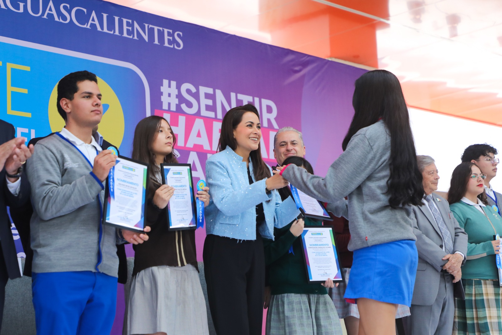 Fortalece Tere Jiménez la prevención y el acompañamiento emocional de adolescentes con “Positivamente”