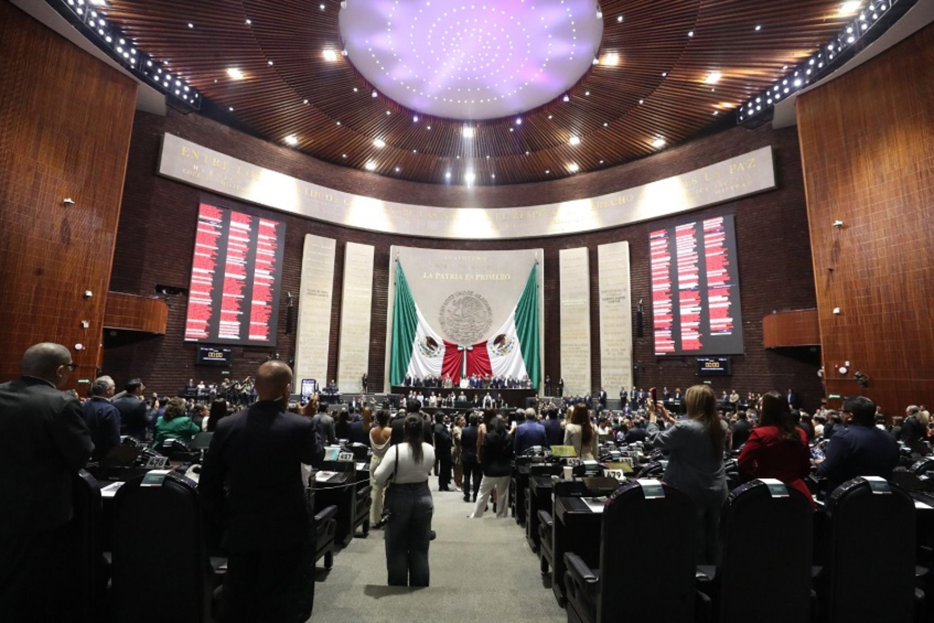 Diputados avalan cambios al ISR; discusión continuará este miércoles